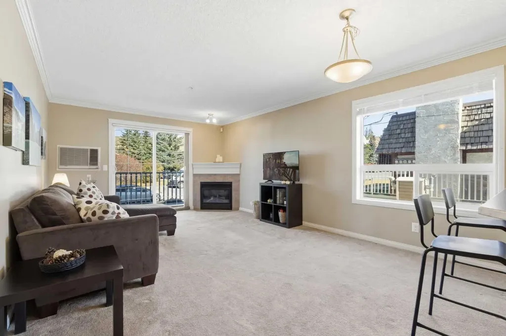 128 Centre Avenue Cochrane AB T4C2K5