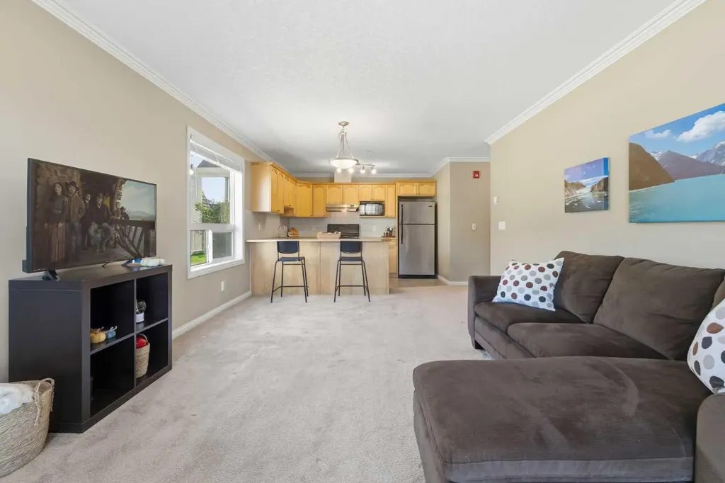 128 Centre Avenue Cochrane AB T4C2K5