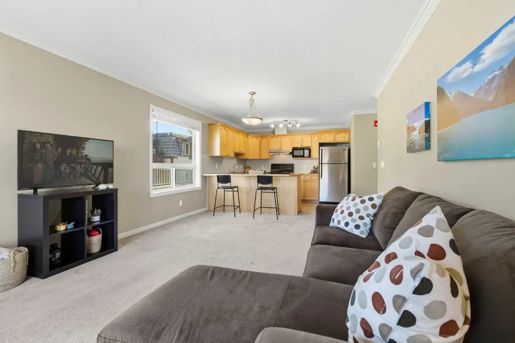 128 Centre Avenue Cochrane AB T4C2K5