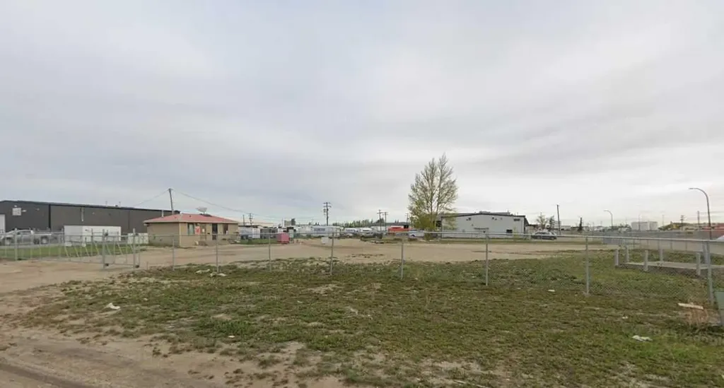 8906 109 Street Grande Prairie AB T8V 4W4