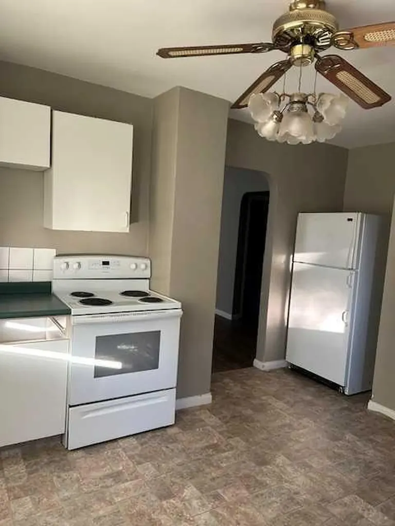 4817 51 Avenue Taber AB T1G 1H1