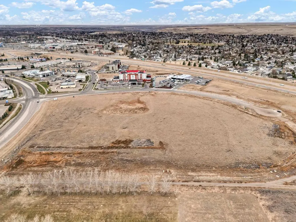 3010 Strachan Road SE Medicine Hat AB T1B 0E3