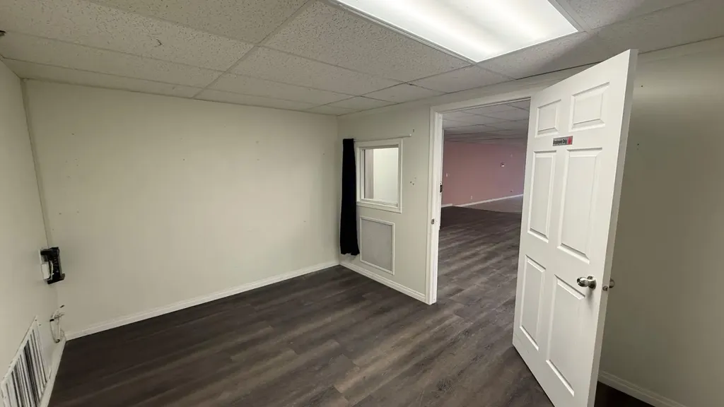 327 5 Street S Lethbridge AB T1J 2B4