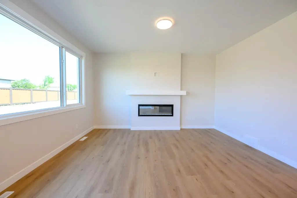 12826 87a Street Grande Prairie AB T8X 0X7