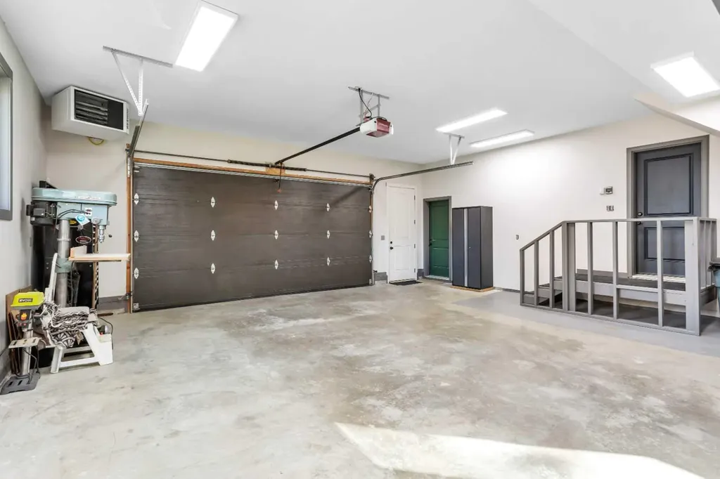 2210B Township Road 392 Rural Lacombe County AB T4E 2W7