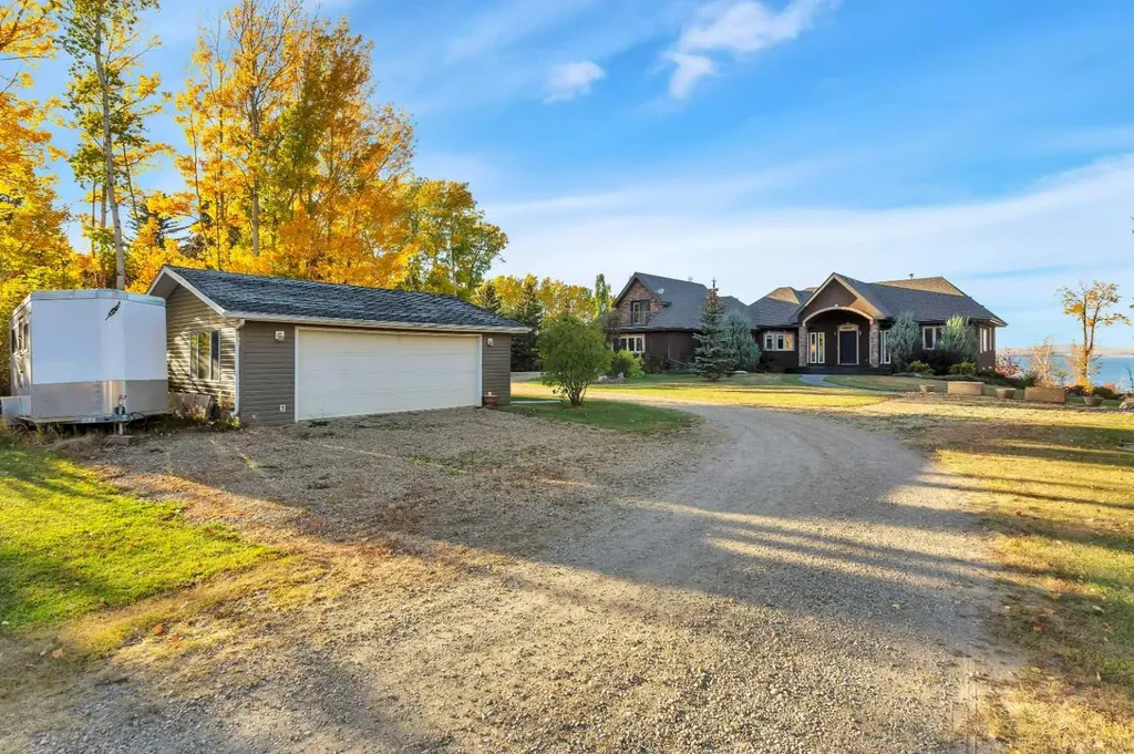 2210B Township Road 392 Rural Lacombe County AB T4E 2W7