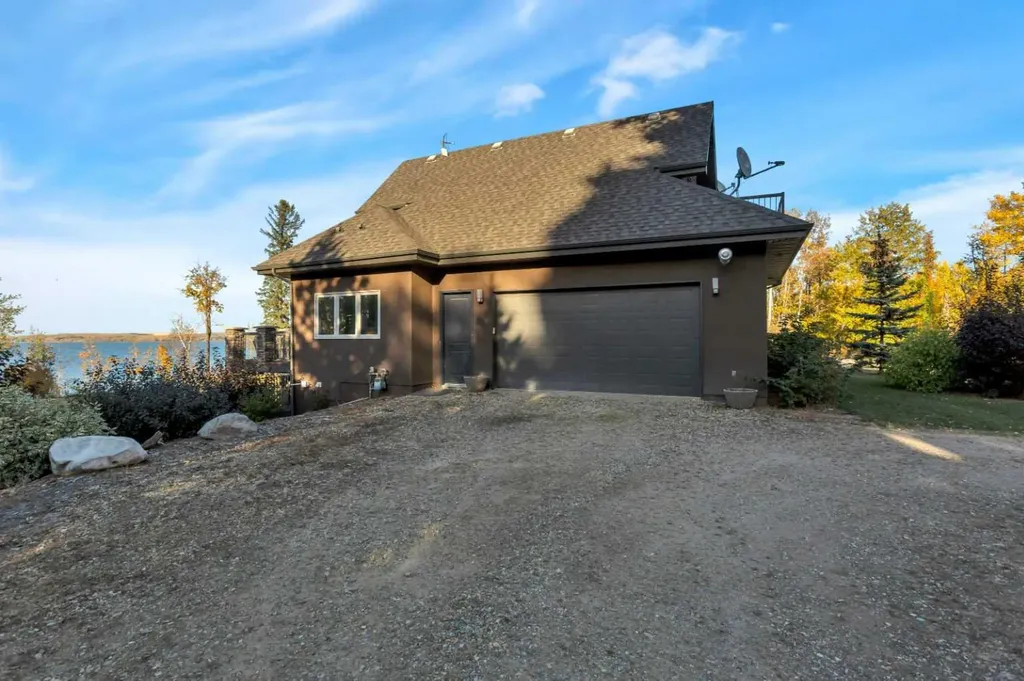 2210B Township Road 392 Rural Lacombe County AB T4E 2W7