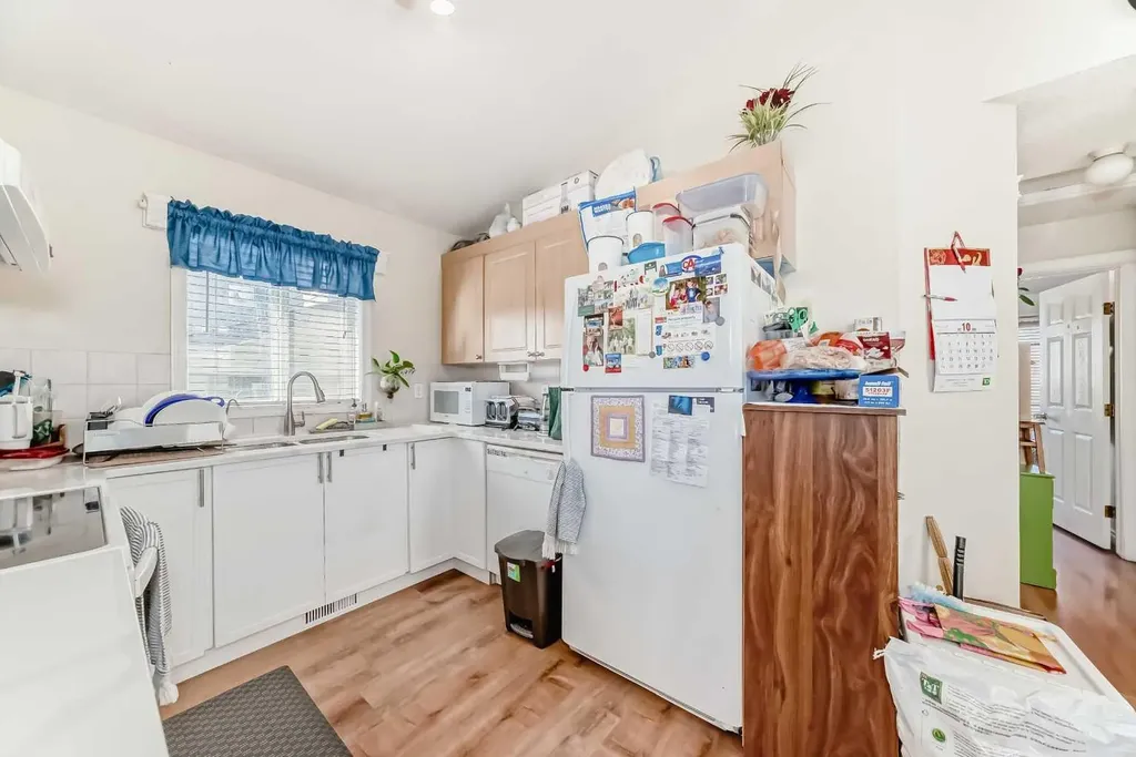 144 Taradale Drive NE Calgary AB T3J 5G3