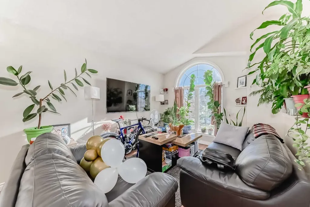 144 Taradale Drive NE Calgary AB T3J 5G3