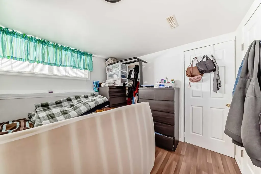 144 Taradale Drive NE Calgary AB T3J 5G3