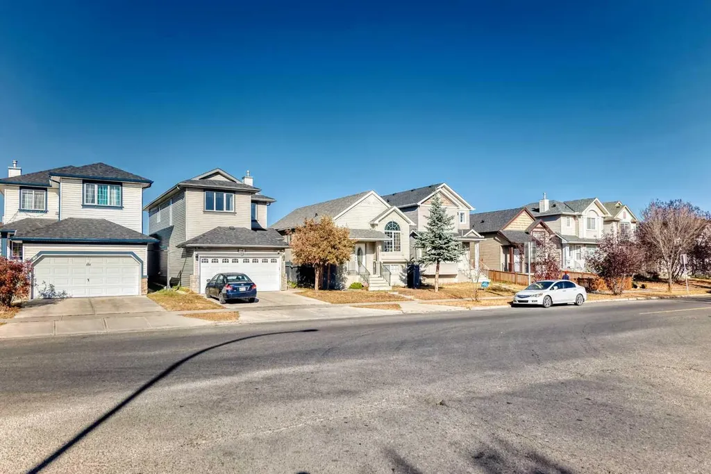 144 Taradale Drive NE Calgary AB T3J 5G3