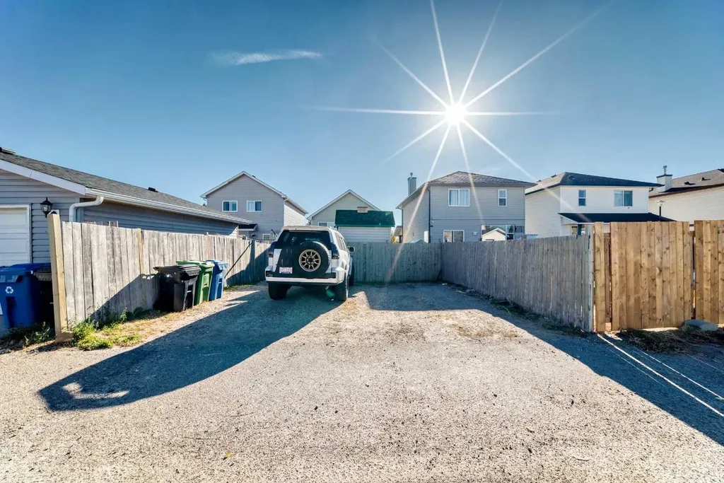 144 Taradale Drive NE Calgary AB T3J 5G3