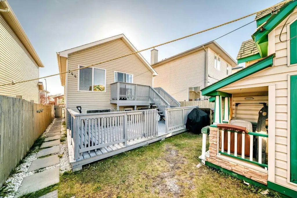 144 Taradale Drive NE Calgary AB T3J 5G3