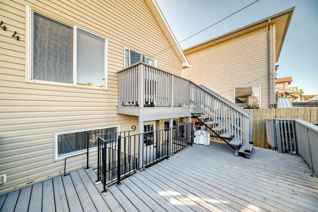 144 Taradale Drive NE Calgary AB T3J 5G3
