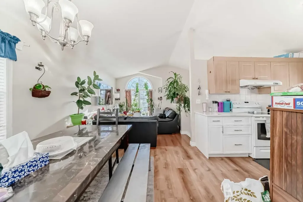 144 Taradale Drive NE Calgary AB T3J 5G3