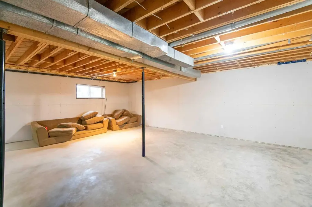 5702 44 Avenue Fort Vermilion AB T0H 1N0