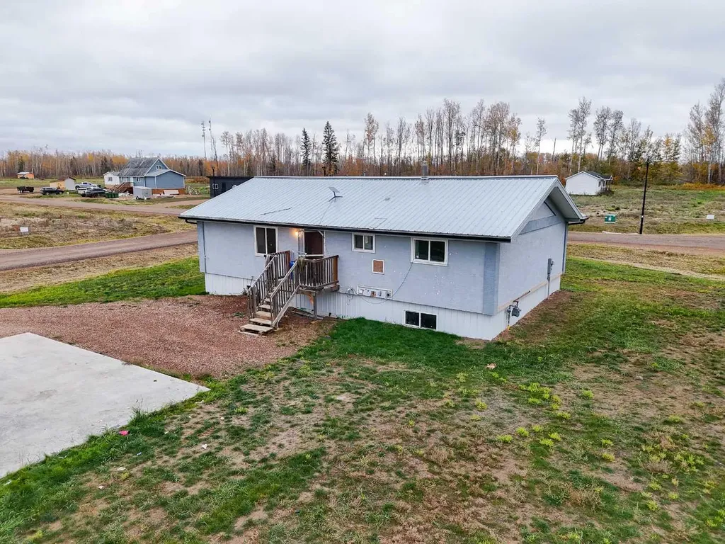5702 44 Avenue Fort Vermilion AB T0H 1N0