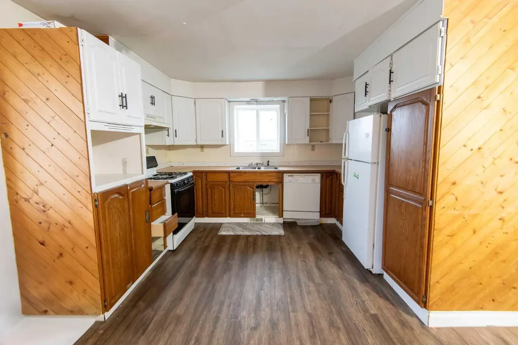 5702 44 Avenue Fort Vermilion AB T0H 1N0