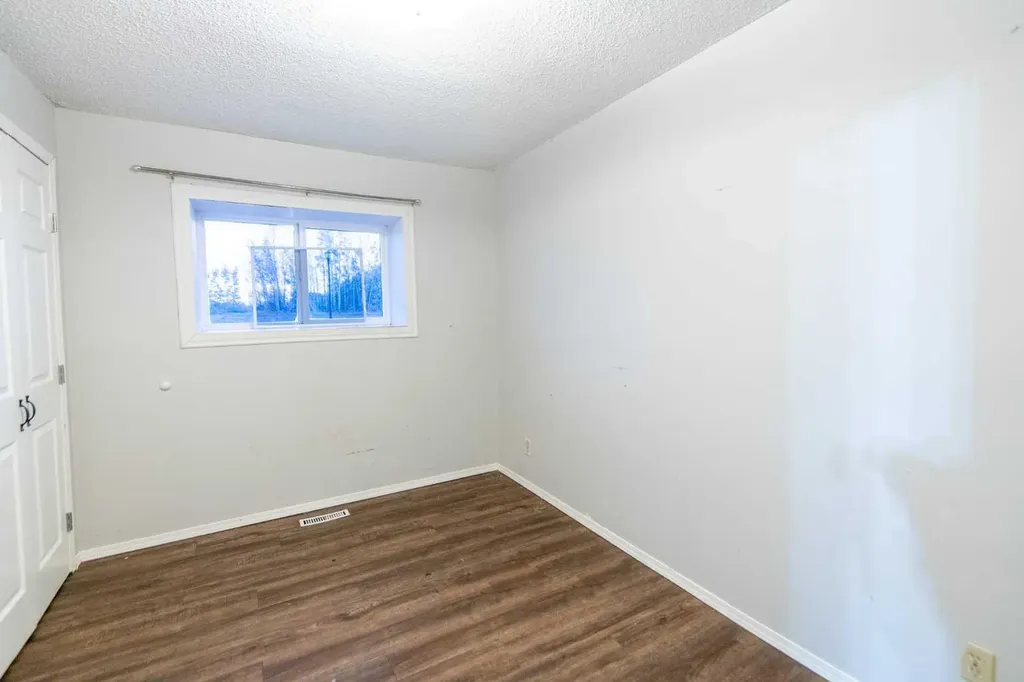 5702 44 Avenue Fort Vermilion AB T0H 1N0