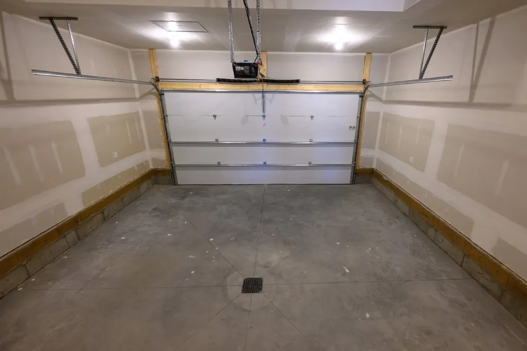 12830 87a Street Grande Prairie AB T8X 0X7