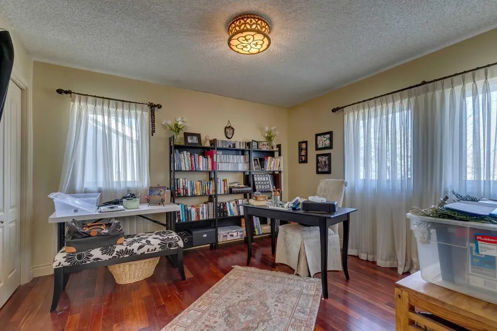 1302 Frontenac Avenue SW Calgary AB T2B1B6