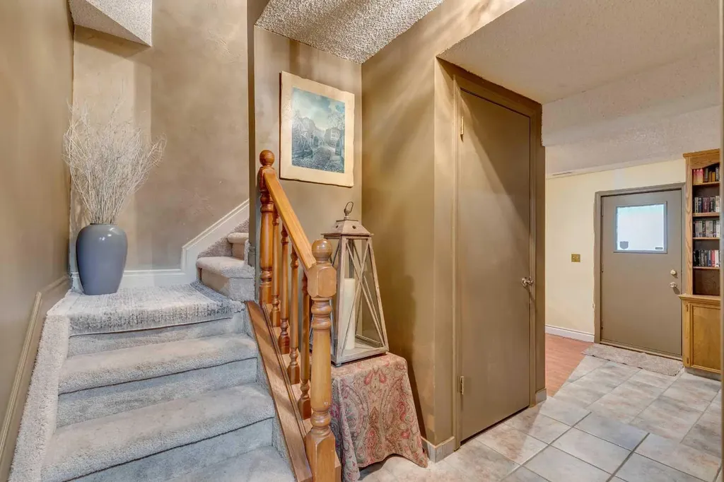 1302 Frontenac Avenue SW Calgary AB T2B1B6