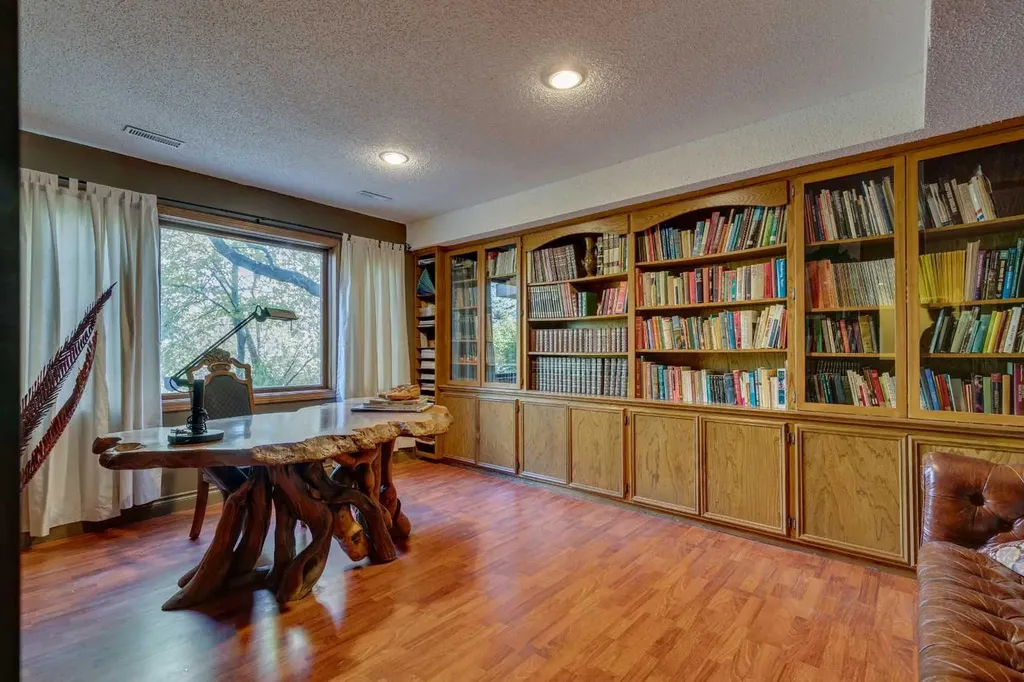 1302 Frontenac Avenue SW Calgary AB T2B1B6
