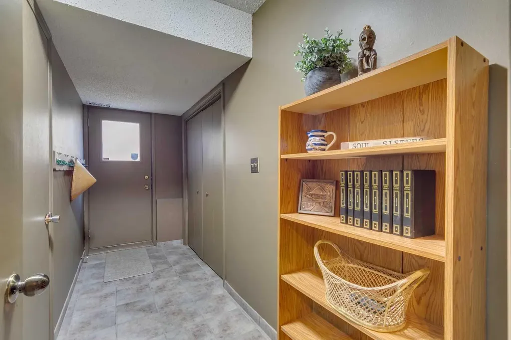 1302 Frontenac Avenue SW Calgary AB T2B1B6