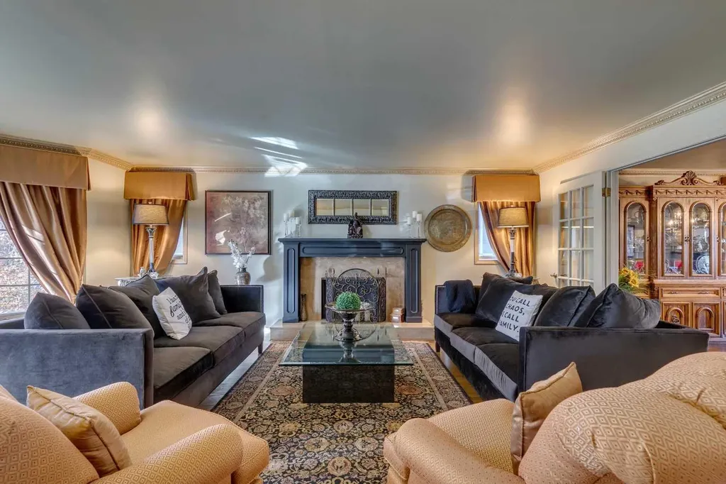1302 Frontenac Avenue SW Calgary AB T2B1B6