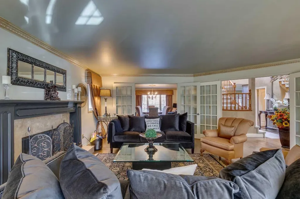1302 Frontenac Avenue SW Calgary AB T2B1B6