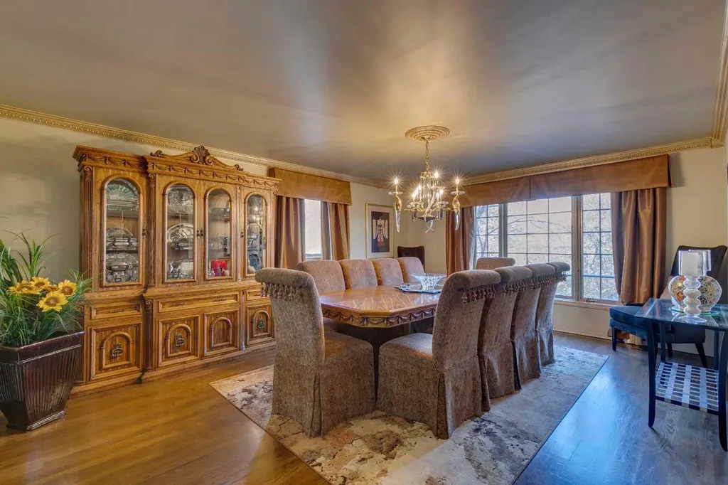 1302 Frontenac Avenue SW Calgary AB T2B1B6