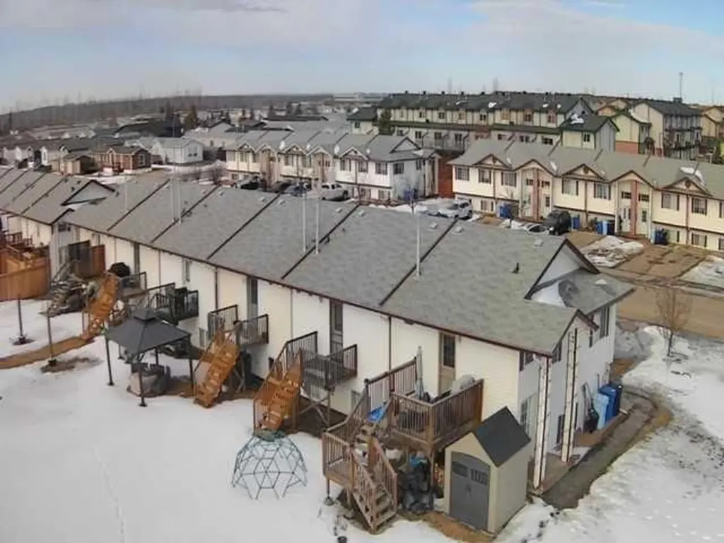 279 Mustang Road Fort Mcmurray AB T9H 5L7