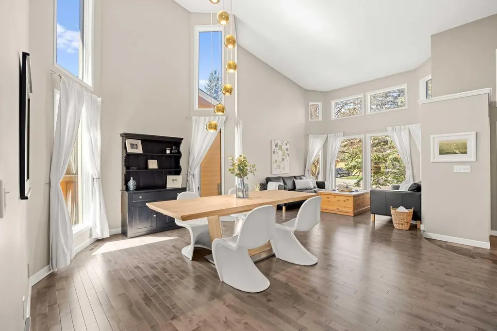 34 Sunhaven Link SE Calgary AB T2X 2M4