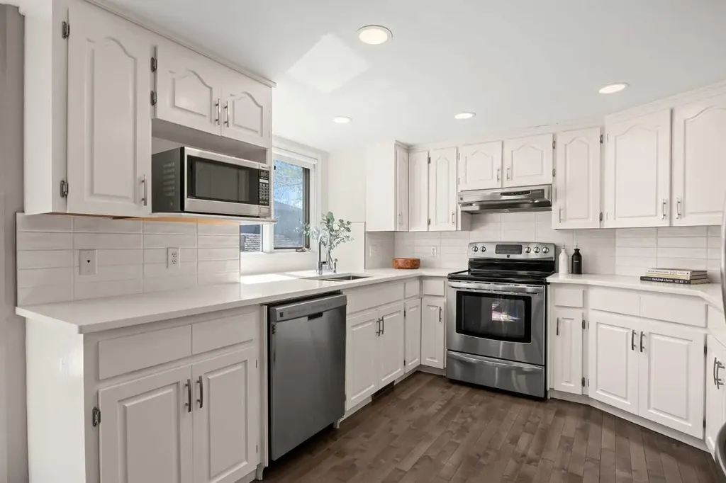 34 Sunhaven Link SE Calgary AB T2X 2M4