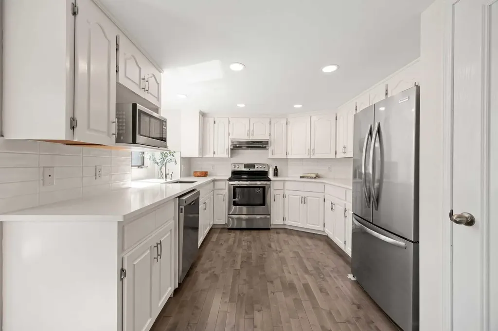 34 Sunhaven Link SE Calgary AB T2X 2M4
