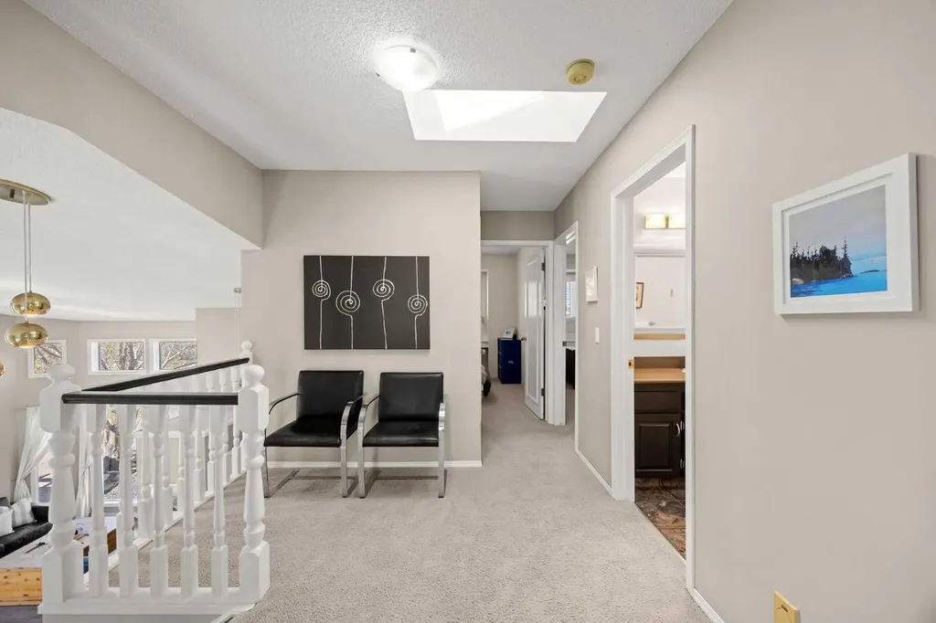 34 Sunhaven Link SE Calgary AB T2X 2M4