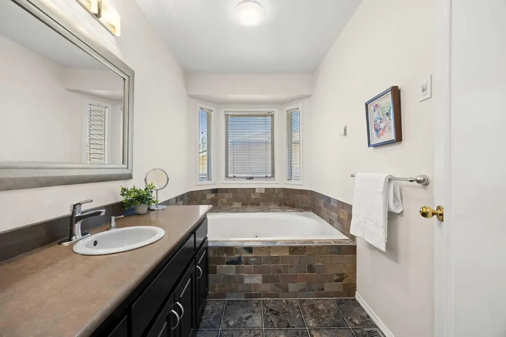 34 Sunhaven Link SE Calgary AB T2X 2M4