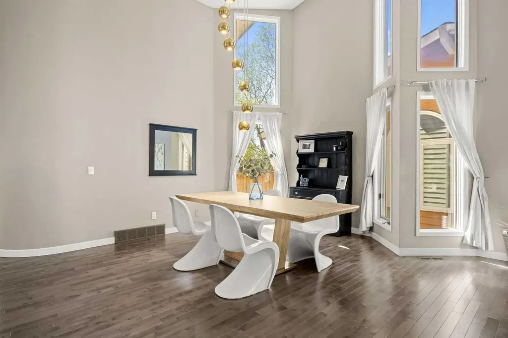 34 Sunhaven Link SE Calgary AB T2X 2M4