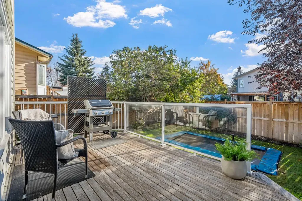34 Sunhaven Link SE Calgary AB T2X 2M4