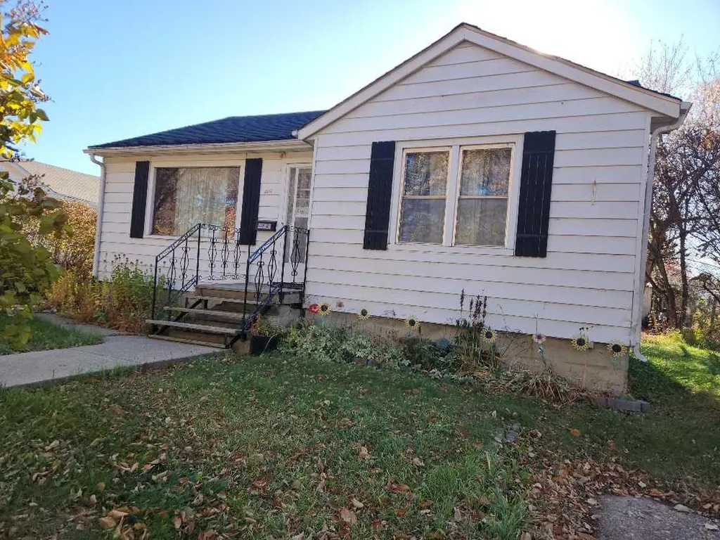 4913-57 Avenue High Prairie AB T0G 1E0
