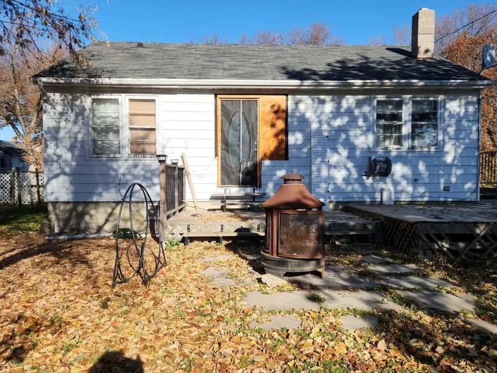 4913-57 Avenue High Prairie AB T0G 1E0
