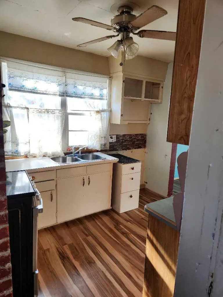 4913-57 Avenue High Prairie AB T0G 1E0