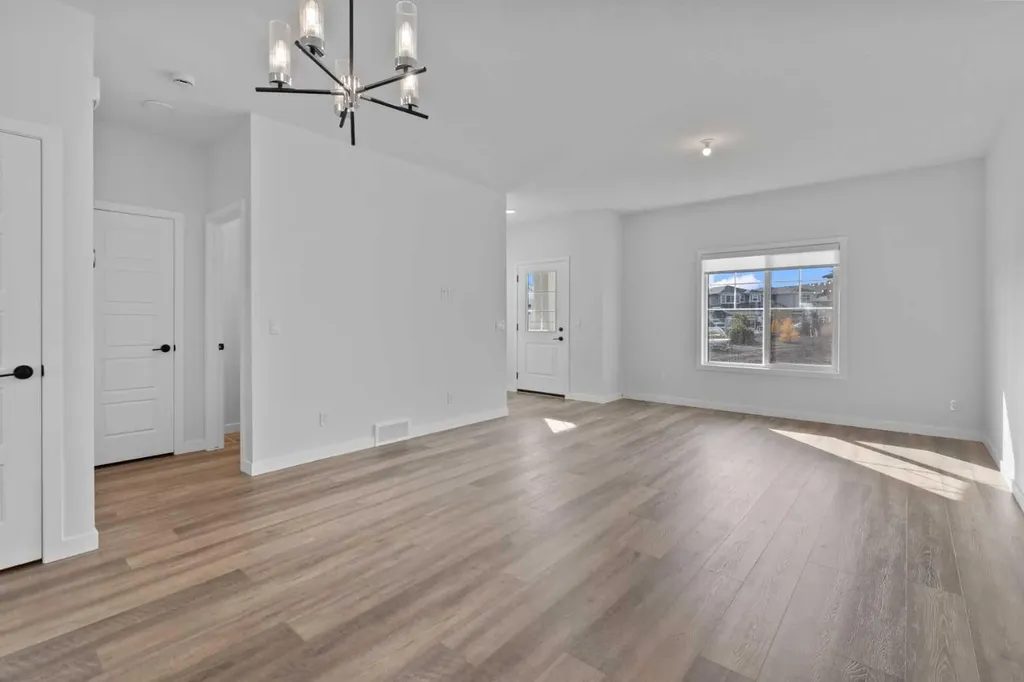 994 Chinook Winds Meadow SW Airdrie AB T4B 5R1