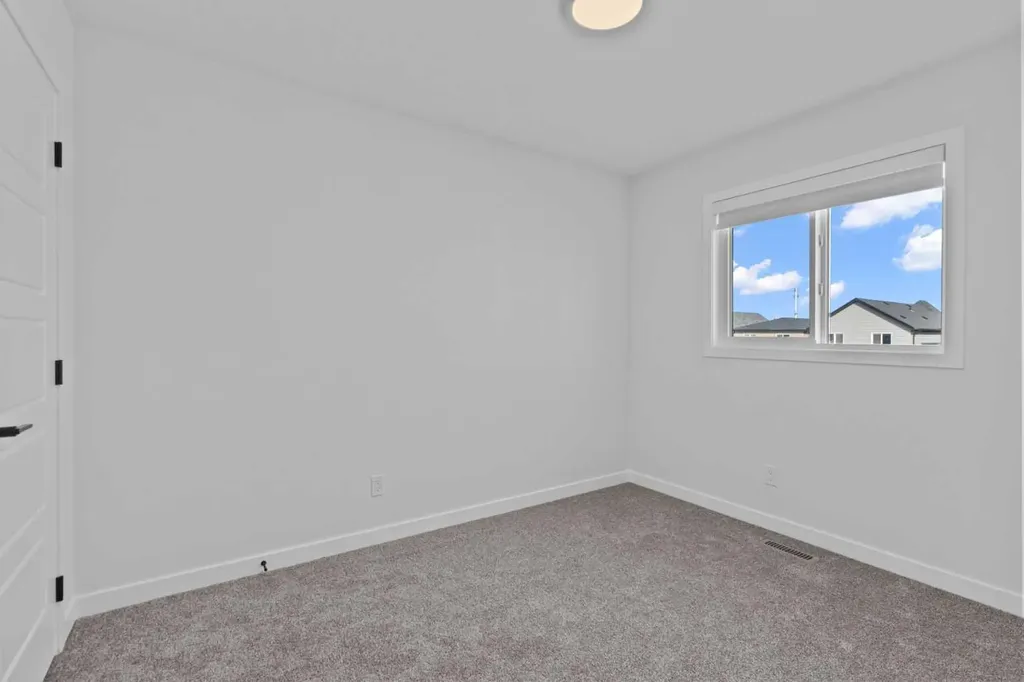 994 Chinook Winds Meadow SW Airdrie AB T4B 5R1