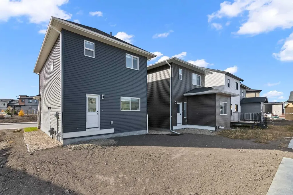994 Chinook Winds Meadow SW Airdrie AB T4B 5R1