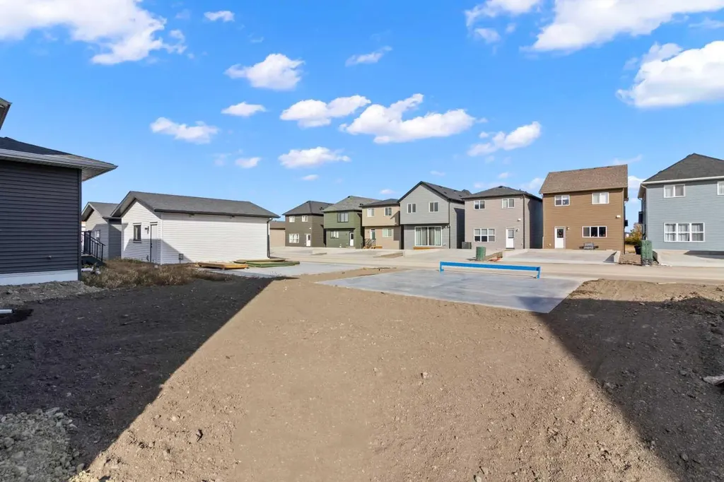 994 Chinook Winds Meadow SW Airdrie AB T4B 5R1