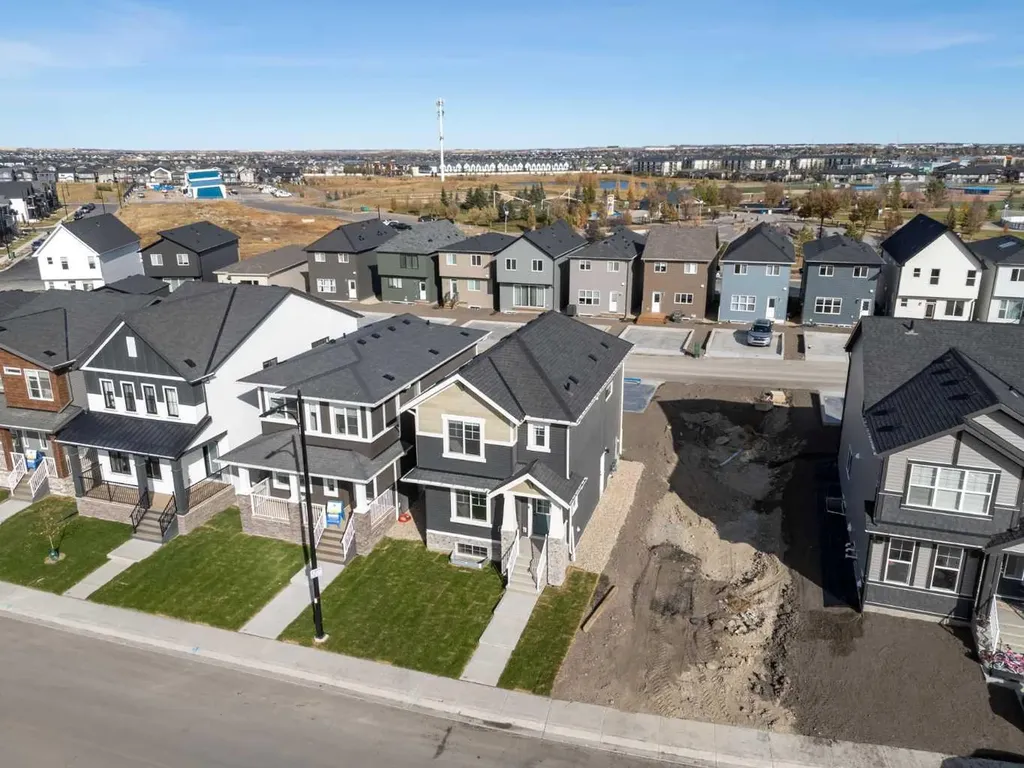 994 Chinook Winds Meadow SW Airdrie AB T4B 5R1