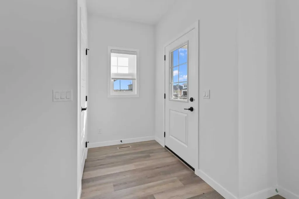 994 Chinook Winds Meadow SW Airdrie AB T4B 5R1