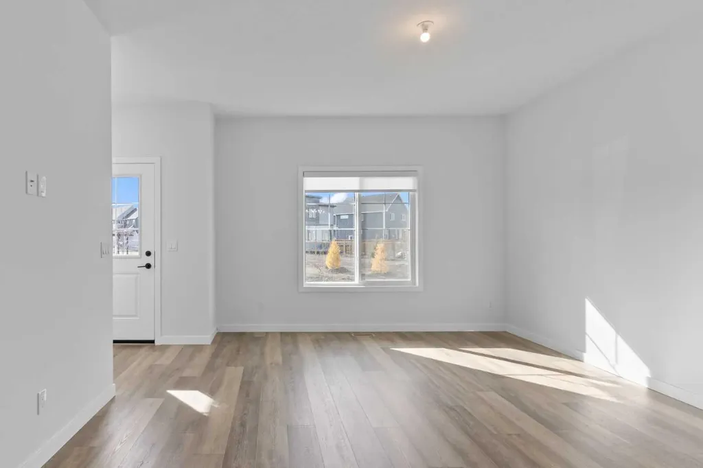 994 Chinook Winds Meadow SW Airdrie AB T4B 5R1