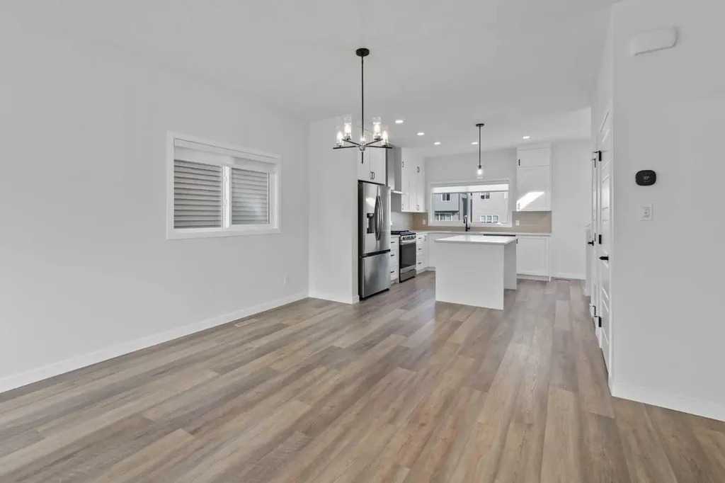994 Chinook Winds Meadow SW Airdrie AB T4B 5R1